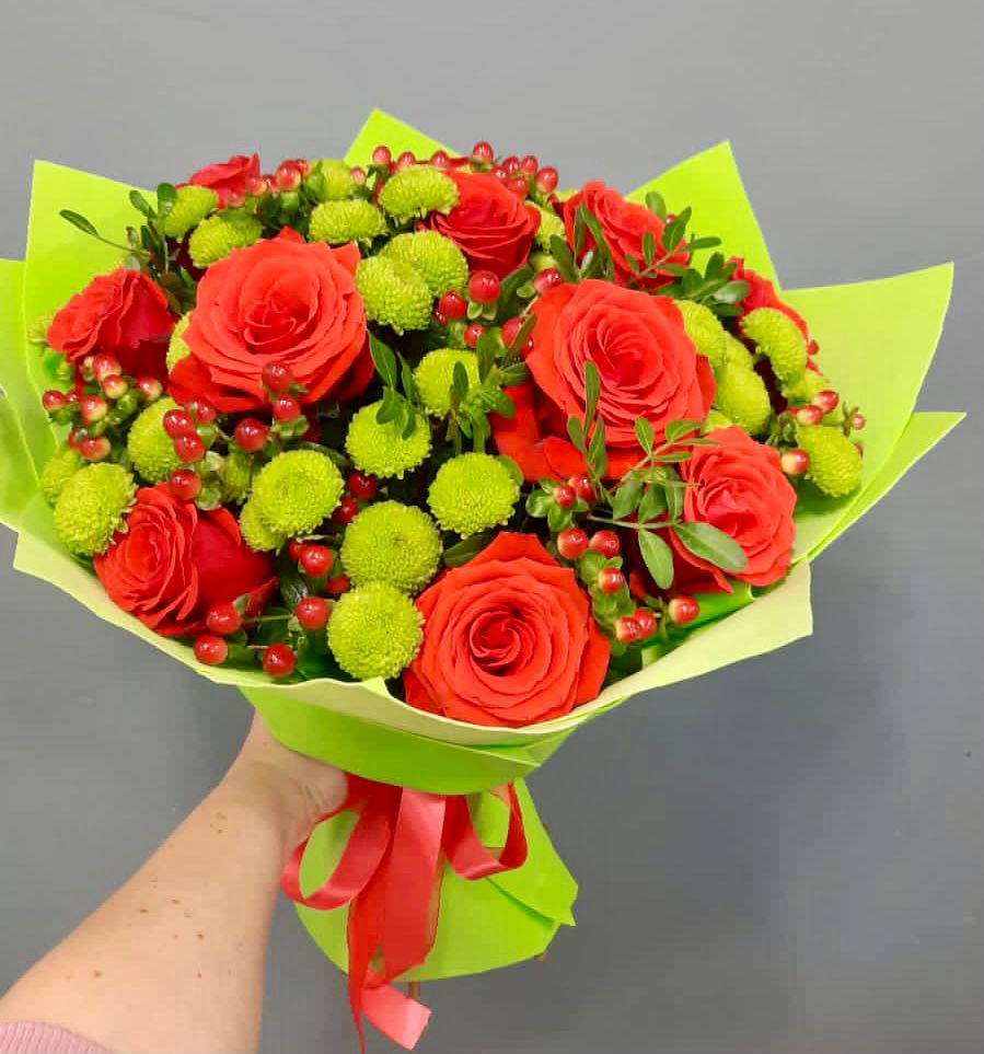 Букет цветов из: Хризантемы и Розы в Лозовом