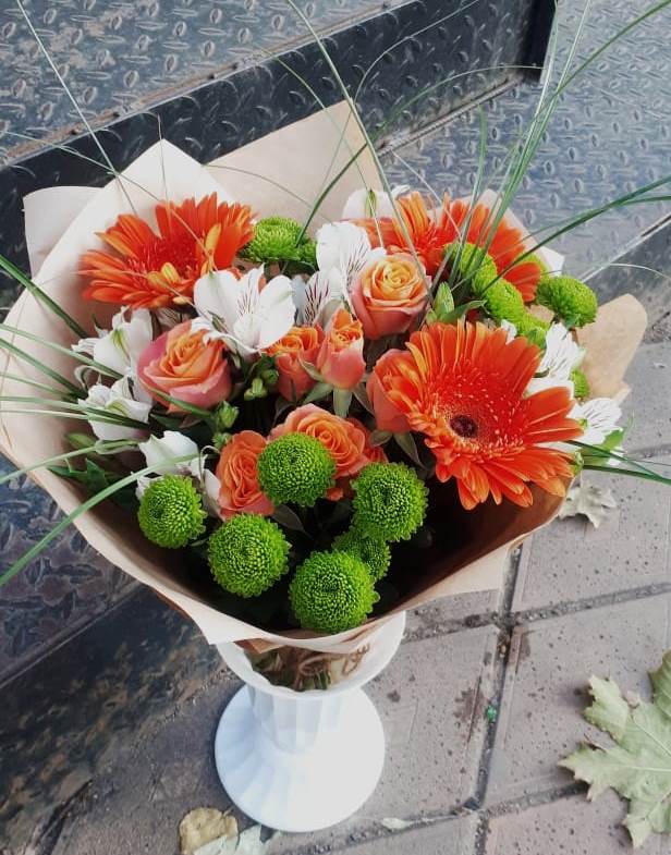 Букет цветов из: Герберы, Хризантемы, Альстромерии и Розы в Лозовом