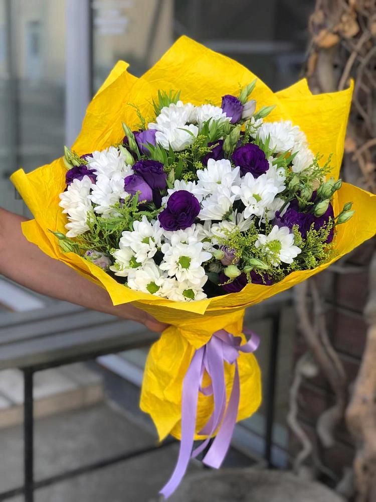 Букет цветов из: Ирисы, Хризантемы и Ромашки в Лозовом