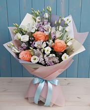 Букет цветов из:  Лизиантусы, Розы, Альстромерии и Гипсофила в Лозовом