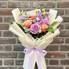 Букет цветов из:  Лизиантусы и Розы #REPLACE_PRED# Лозовом