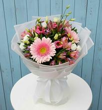 Букет цветов из:  Герберы, Альстромерии и Лизиантусы #REPLACE_PRED# Лозовом