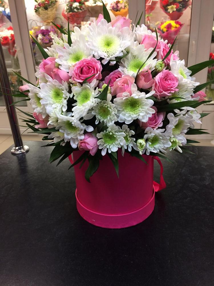 Цветочная композиция из Розы и Хризантемы в шляпной коробке в Лозовом