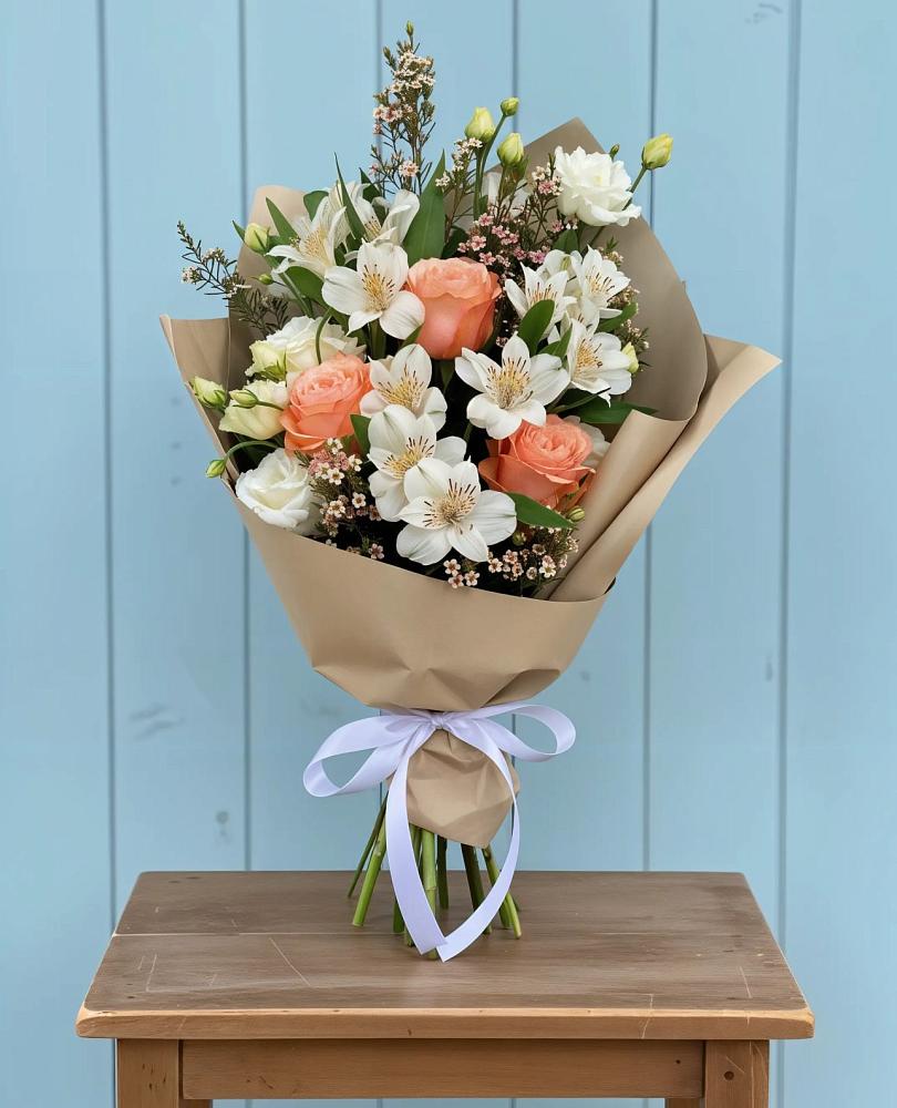 Букет цветов из: Альстромерии, Лизиантусы, Розы и Хризантемы в Лозовом