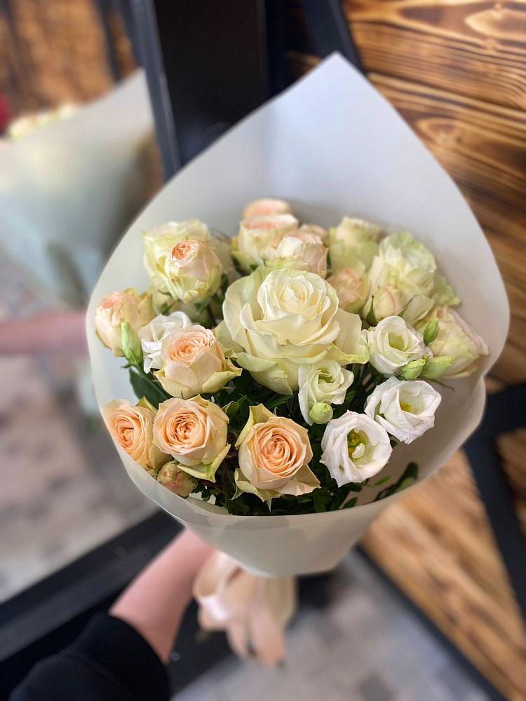 Букет цветов из: Розы и Лизиантусы в Лозовом